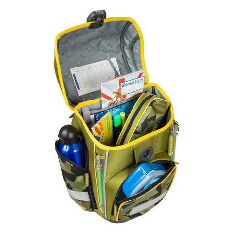 Die Construction Schultasche von Schneiders ist sehr geräumig und kann mit vielen Schulheften befüllt werden.