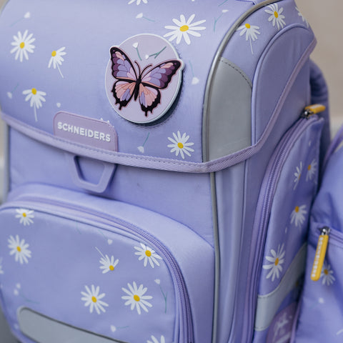 Anna Maria Damm x Schneiders Schultasche Daisy. Ergonomie von Schneiders. Ergonomische Mädchen Schultasche kaufen. Lässige Schulranzen Mädchen online bestellen.