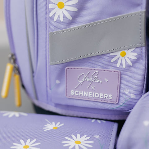 Anna Maria Damm x Schneiders Schultasche Daisy. Ergonomie von Schneiders. Ergonomische Mädchen Schultasche kaufen. Lässige Schulranzen Mädchen online bestellen.