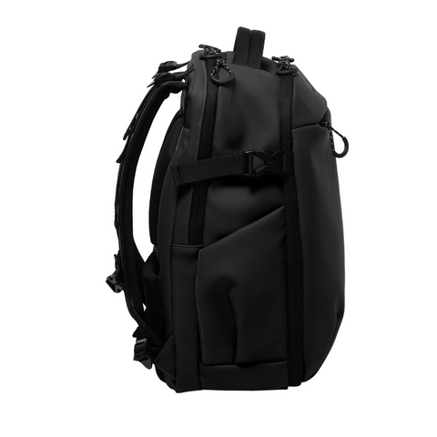 Funktionaler Rucksack Element in der Farbe Black von Walker. Der erweiterbare Rucksack verfügt über eine PU Beschichtung und über eine 180° Öffnung.