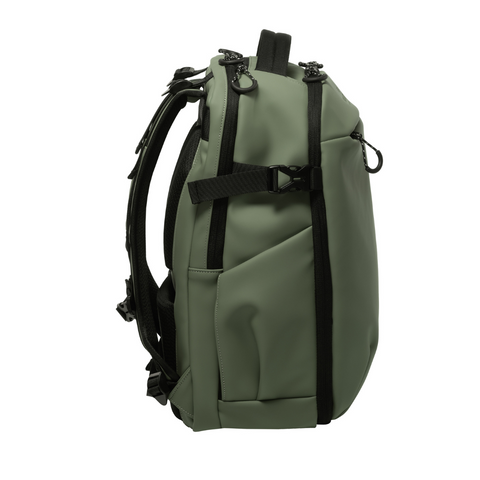 Funktionaler Rucksack Element in der Farbe Olive von Walker. Der erweiterbare Rucksack verfügt über eine PU Beschichtung und über eine 180° Öffnung.