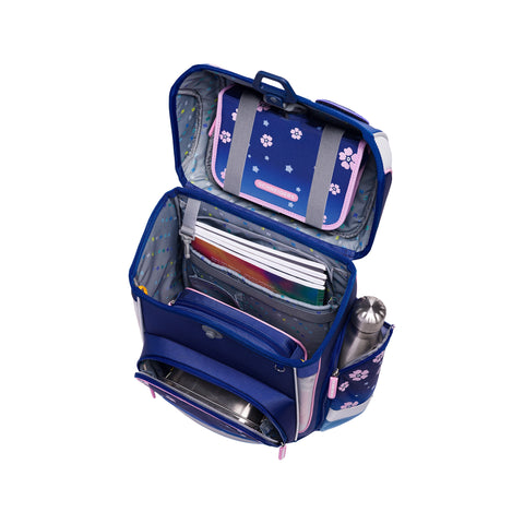 Schultasche „Blue Bloom“ von Schneiders, Modell Ergolite, mit ergonomischem Design, gepolsterten Trägern und mehreren Fächern für optimale Organisation.