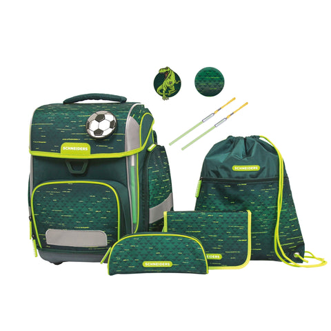 Grüne Jungenschultasche „Soccer Star“ von Schneiders, Modell Ergolite, mit ergonomischem Design, gepolsterten Trägern und mehreren Fächern für optimale Organisation.