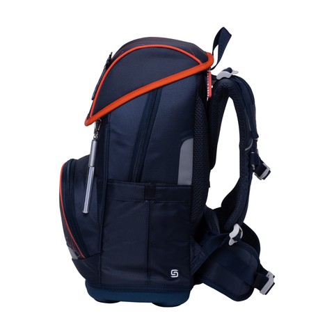 Raffiniert designierte Jungenschultasche Ergoplus „Ninja Revenge“ von Schneiders, Modell Ergolite, mit ergonomischem Design, gepolsterten Trägern und mehreren Fächern für optimale Organisation.