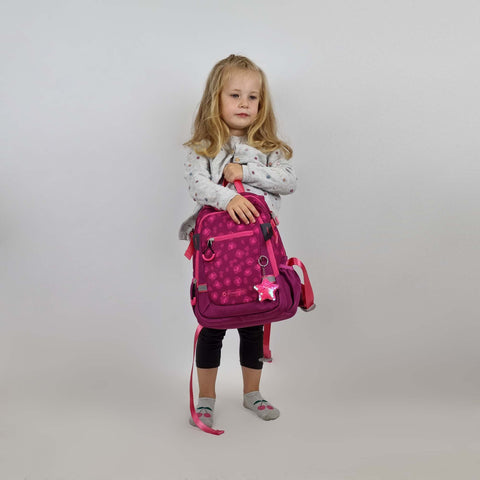 Der Berry Bubble Kids Backpack ist perfekt für jedes Kindergartenkind geeignet. Er ist pink und verfügt über einen süßen Sternanhänger.