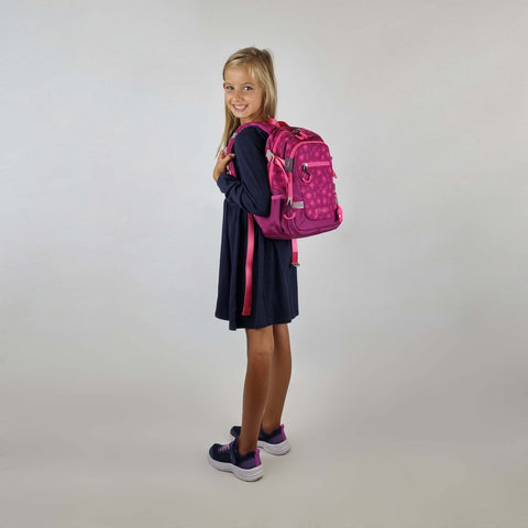 Der Berry Bubble Kids Backpack ist perfekt für jedes Kindergartenkind geeignet. Er ist pink und verfügt über einen süßen Sternanhänger.